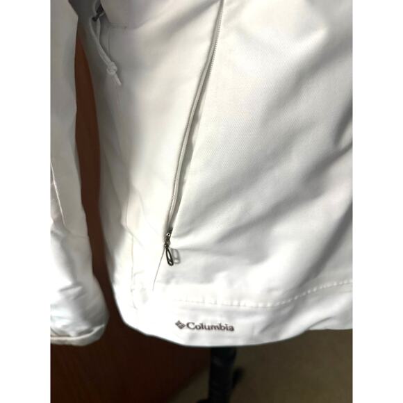 Columbia White Winter Jacket - Size Medium - Picture 2 of 9
